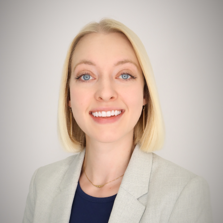 Photo of Cara Robertus